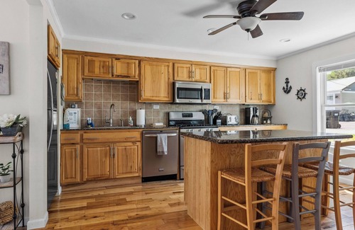 Durhamville House | Sleeps10 Lakefront Retreat: Fire Pit & Near Casin