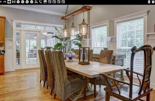 East Side House | Sleeps16, 11-Person Swim-Spa, 75" TV 4 Movie Nights, Spacious Home, Close To Downtown, Beltline, And Walk To Restaurants, 2-Person Bathroom Jacuzzi, Ping Pong