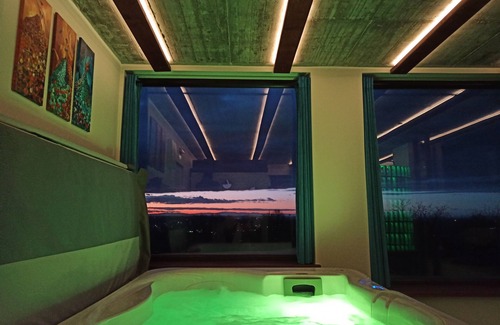 Ljutomer Cottage | Sleeps5-Wellness Spa- Hot Tub- Family Friendly
