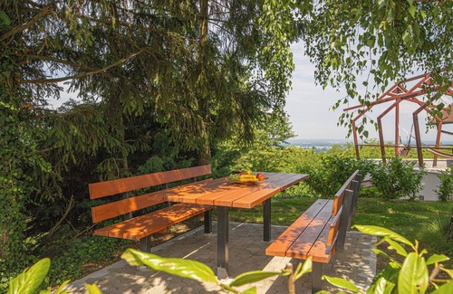 Ljutomer Cottage | Sleeps5-Wellness Spa- Hot Tub- Family Friendly