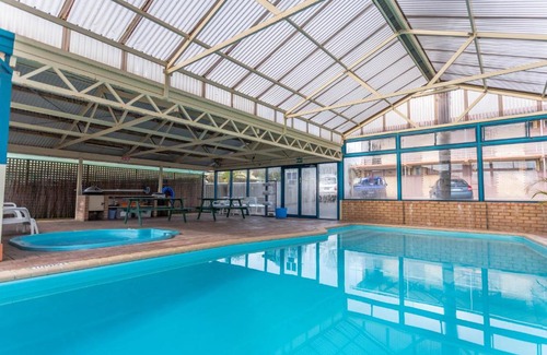 Mount Melville Hotel | Sleepwell Motel