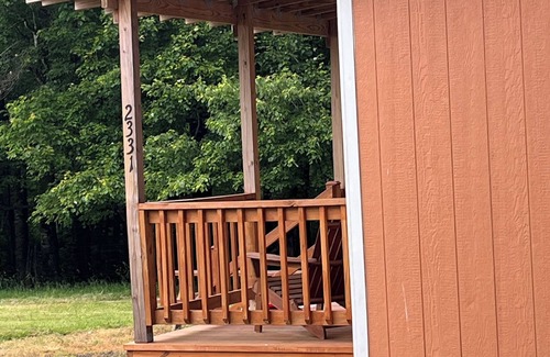 Floyd Cabin | Sleepy Bear #1. One Bedroom Cabin on the Blue Ridge Parkway in Floyd VA