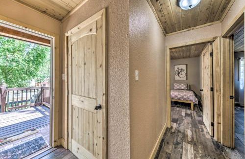 Ruidoso House | Sleepy Bear Cabin in Ruidoso Deck and Yard Games!