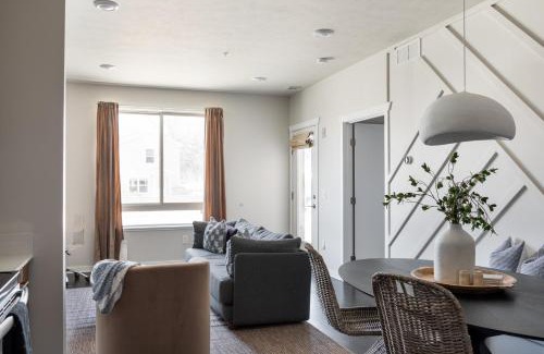Traverse City Apartment | Sleepy Bear Retreat