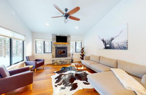 Tamarack Resort House | Sleepy Hollow
