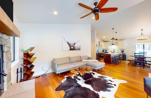 Tamarack Resort House | Sleepy Hollow