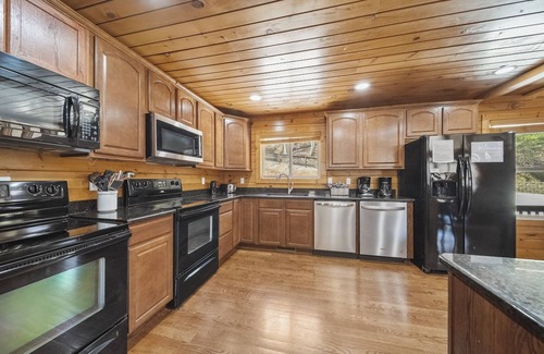 Lakeside Estates Cabin | Slice of Heaven' 4500 Sq Ft, double deck dock w/slide