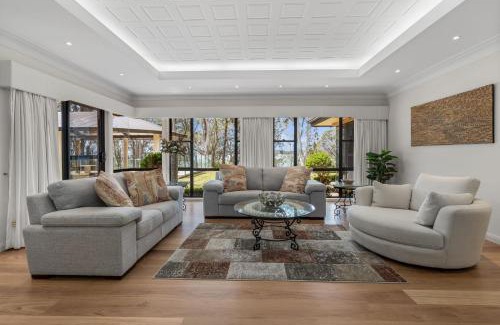 Morisset House | Slice of Heaven Family Retreat - Good Times at Wilderness Waters