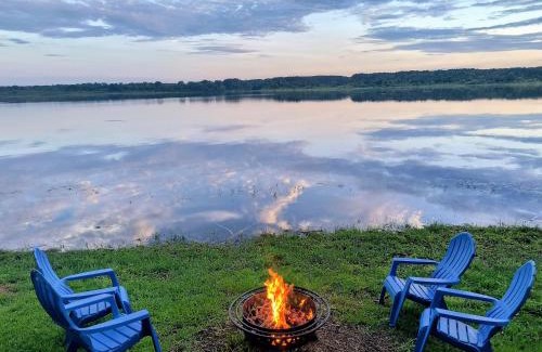 Gumberry House | Slice of Heaven on the Lake