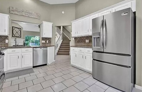 Montgomery House | Slice of Paradise at Nora's Lake House near Conroe with private Pool and SPA!