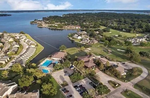 Montgomery House | Slice of Paradise at Nora's Lake House near Conroe with private Pool and SPA!