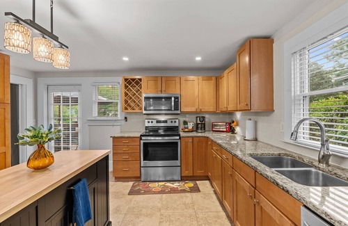 Southern Pines House | Slice of Southern Heaven! Charming 3-bedroom 2.5 bath Cottage - Downtown SoPines