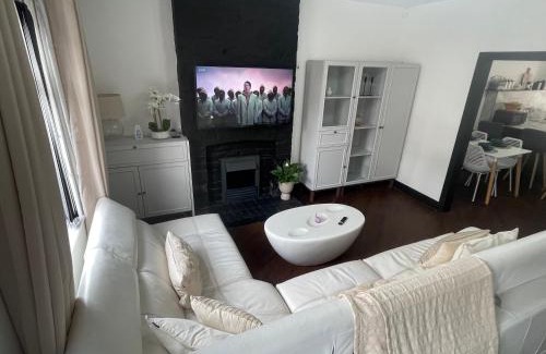 Standish House | Slick Space for a Standish Stay