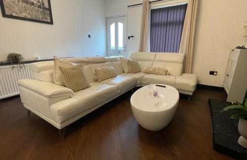 Standish House | Slick Space for a Standish Stay