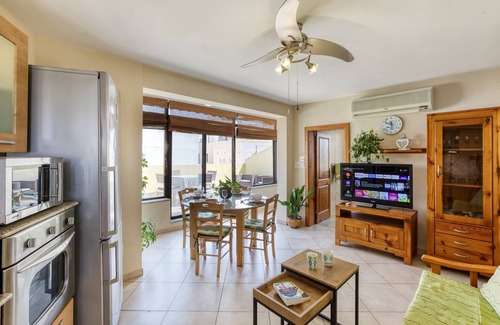 Sliema Apartment | Sliema Penthouse near Balluta Bay, St Julian, Beaches and Valletta