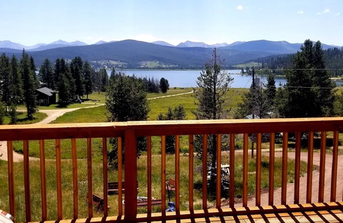 Anaconda Cabin | Slim's Hideaway - Cozy cabin with spectacular lake view
