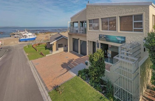 Kleinbaai Other | Slip-A-Way Lodge 5 bed Sleeps 10
