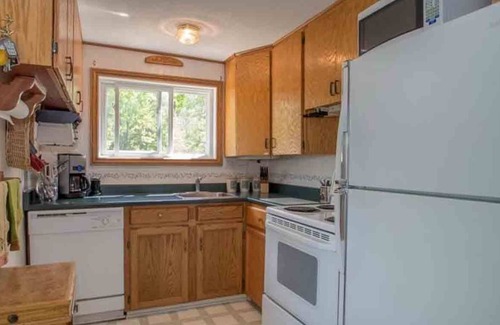 Port Severn Cottage | Slip Away - Affordable 3Br Cottage w/Sand Beach & Great Swimming