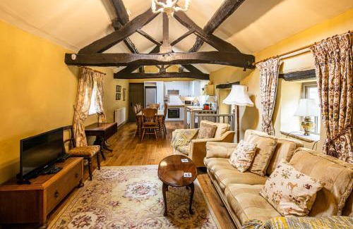 Bakewell House | Slipper Lo