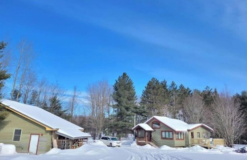 Upper Peninsula Cabin | Slippery Jim's Cozy Retreat