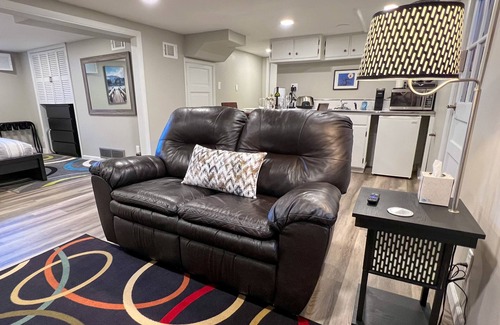 Sloan Lake Apartment | Sloan’s Lake ★ King Bed ★ Off-Street Parking ★ Private Entrance ★ Near Stadium