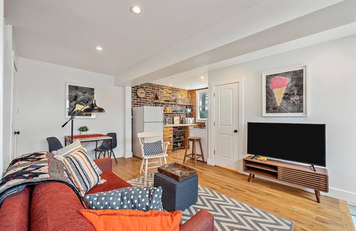 Sloan Lake House | Sloan’s Lake One Bedroom Carriage House