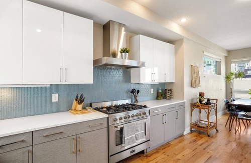 West Colfax House | Slofax House - Modern 3 Bedroom Home with Rooftop Hot Tub in Sloans Lake Denver