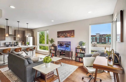 West Colfax House | Slofax Place - Modern 2 Bedroom Townhome in Sloans Lake Denver