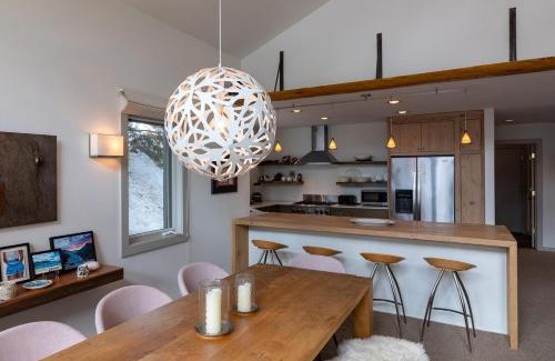 Warm Springs House | Slope-Side Chic Home with Hot Tub