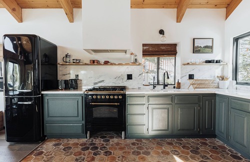 Big Bear Lake House | Slopes/Views/Hot Tub/Privacy/Style