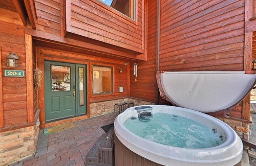 Old Town House | Slopeside 204 Kinney Townhouse