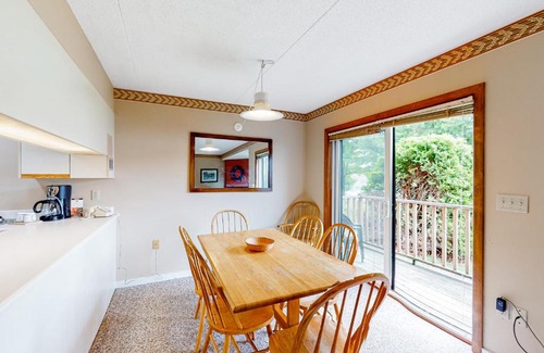 North Troy Apartment | Slopeside 705