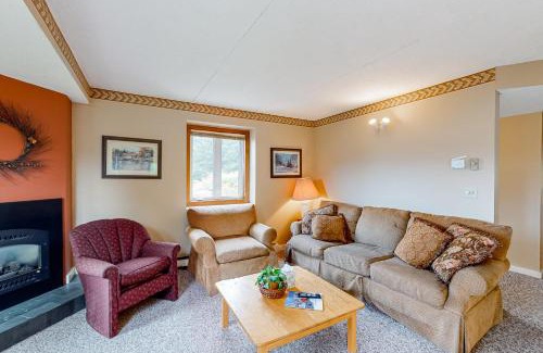North Troy Apartment | Slopeside 705