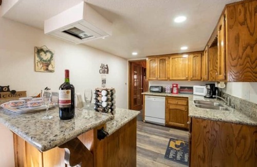 Summit Estates Ski Chalet | Slopeside Cabin B - Game room w Hot tub & Parking