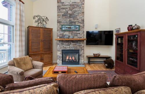 Central Vermont- Killington House | SlopeSide Chalet - Pool, Grill, Hot tub, Views