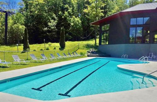 Central Vermont- Killington House | SlopeSide Chalet - Pool, Grill, Hot tub, Views