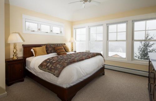 Central Vermont- Killington House | SlopeSide Chalet - Pool, Grill, Hot tub, Views