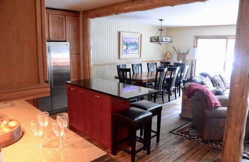 Teton Village Condo | Slopeside Family Ski in, ,Wifi, Hot Tub, Pool, Yellowstone, Netflix