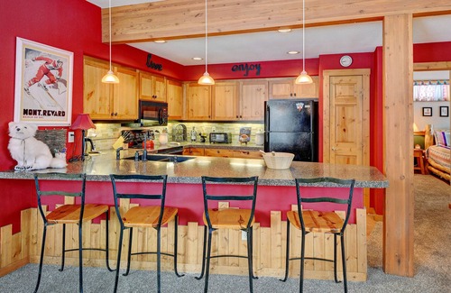 Old Town House | Slopeside Luxury Villa 2 / Hot Tub / Great Views / Best Price - $500 FREE Activities Daily