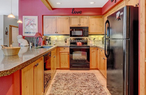 Old Town House | Slopeside Luxury Villa 2 / Hot Tub / Great Views / Best Price - $500 FREE Activities Daily