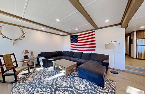 Mammoth Lakes Condo | Slopeside Remodeled 2 Bedroom Condo with Amazing Views! (Unit 522 at 1849) by RedAwning