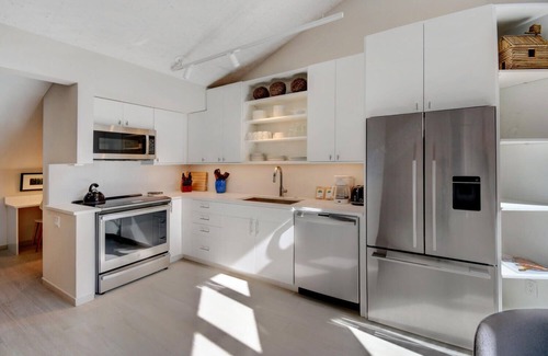 Old Town House | Slopeside River Front Luxury Condo 15 I Hot Tub I Views I Best Price I Discounted Attractions
