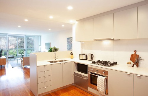 Bondi Apartment | Slow Beam, Bondi Beach Isyd
