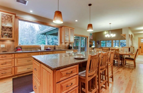 Port Angeles House | Slow Down & Rejuvenate! Hot Tub, Sauna & Trails at the Olympic Foothills Lodge