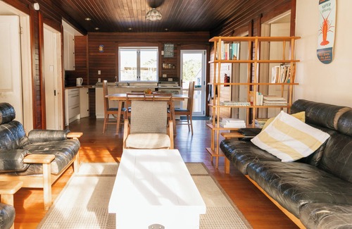 Kairakau House | Slow & Relaxing Days at the cutest old school bach- family & pet-friendly