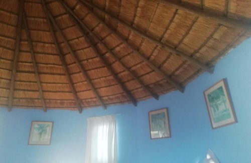 Nkandla Cabin | Slubani