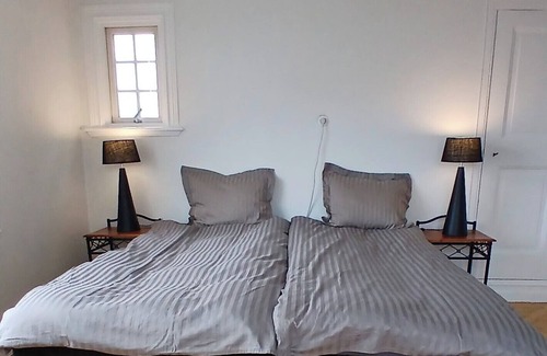 Smogen House | Smögen large rooms, on lovely Stenrös.