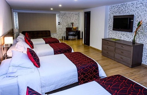 Quinta Paredes Hotel | SM Grand Hotel