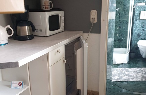 Bermsgrun Apartment | "Small but nice" apartment with balcony room - near Waldbühne for 2 - 4 people