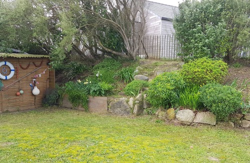 Plouneour-Brignogan-Plages House | Small artists' house 200m from the sea